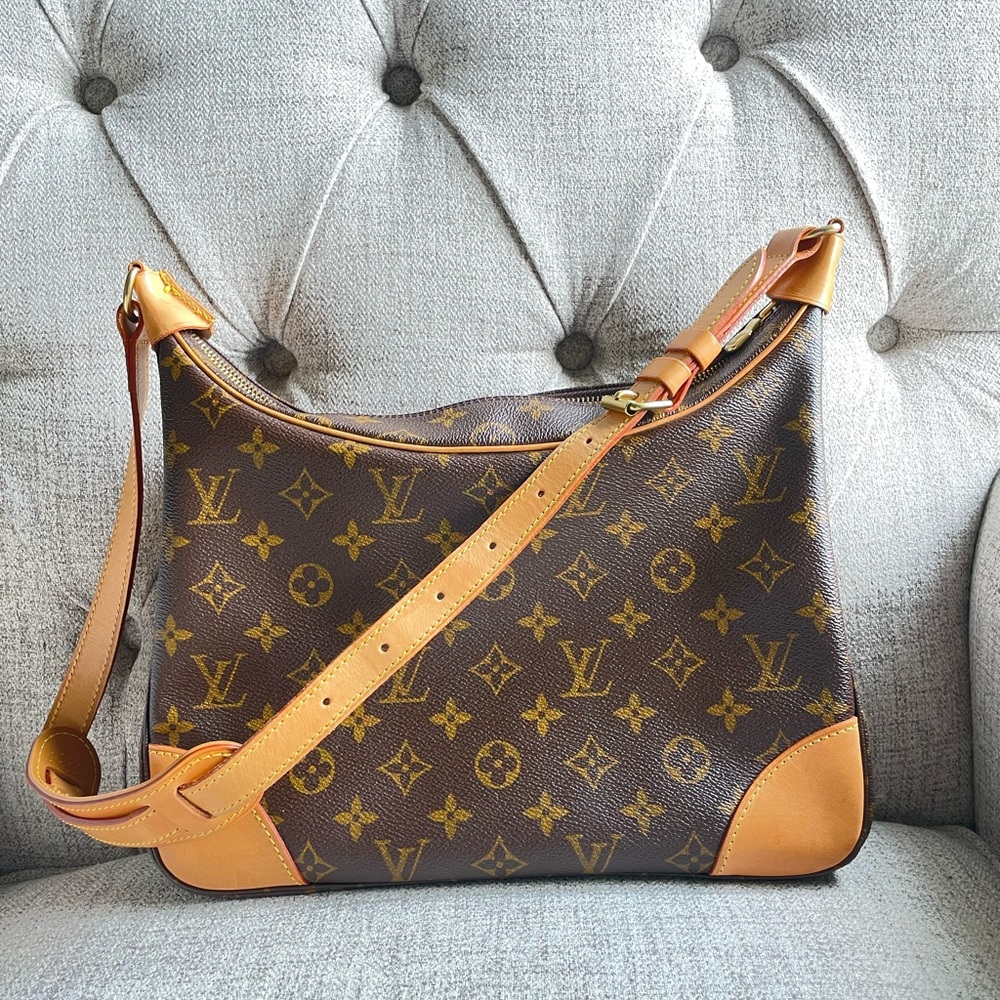 Authentic Louis Vuitton Bolougne
